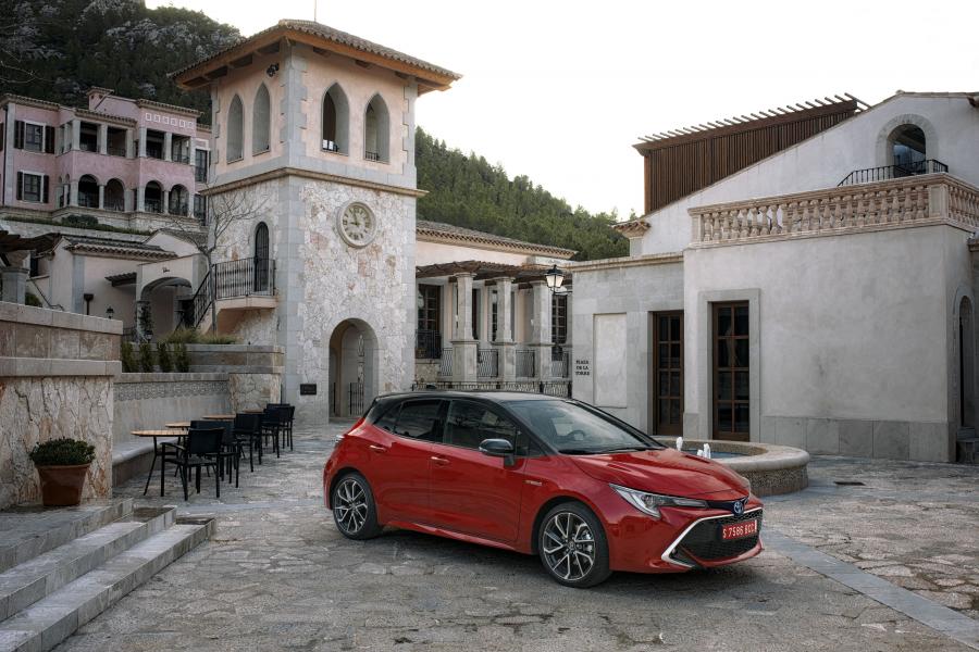 Toyota Corolla Hybrid 2018 года  (WW) (фото 20 из 61)